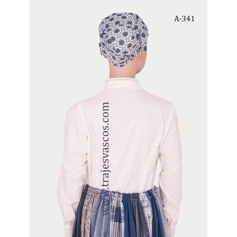 Blusa blanca con lorzas y puntillas para niña A341 - 5