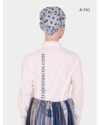 Blusa blanca con lorzas y puntillas para niña A341 - 5