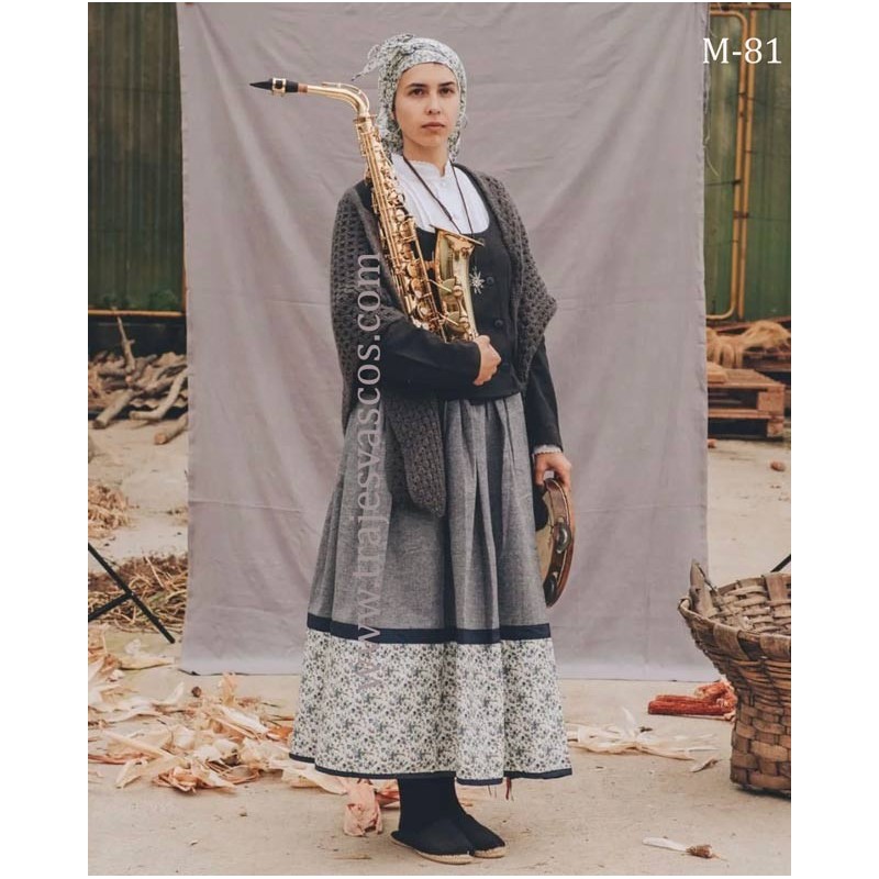  Emakumeen euskal jantzia tokila grisarekin M81 - 2