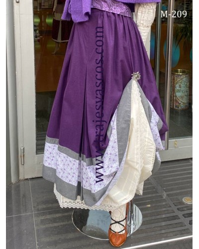 Falda tradicional de aldeana con greca de flores M 209 - 1
