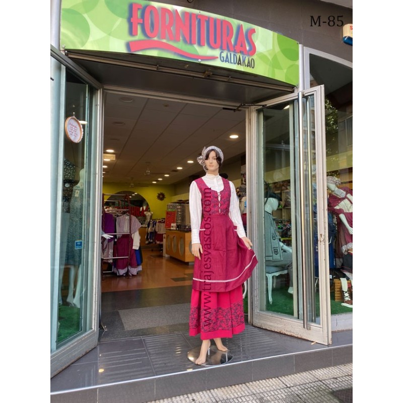 Euskal jantzia lore granatearekin M85 - 14