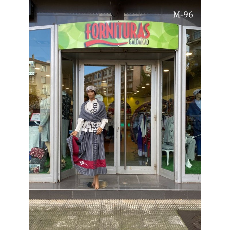 Euskal jantzia gris y granate con laburu vasco M96 - 7