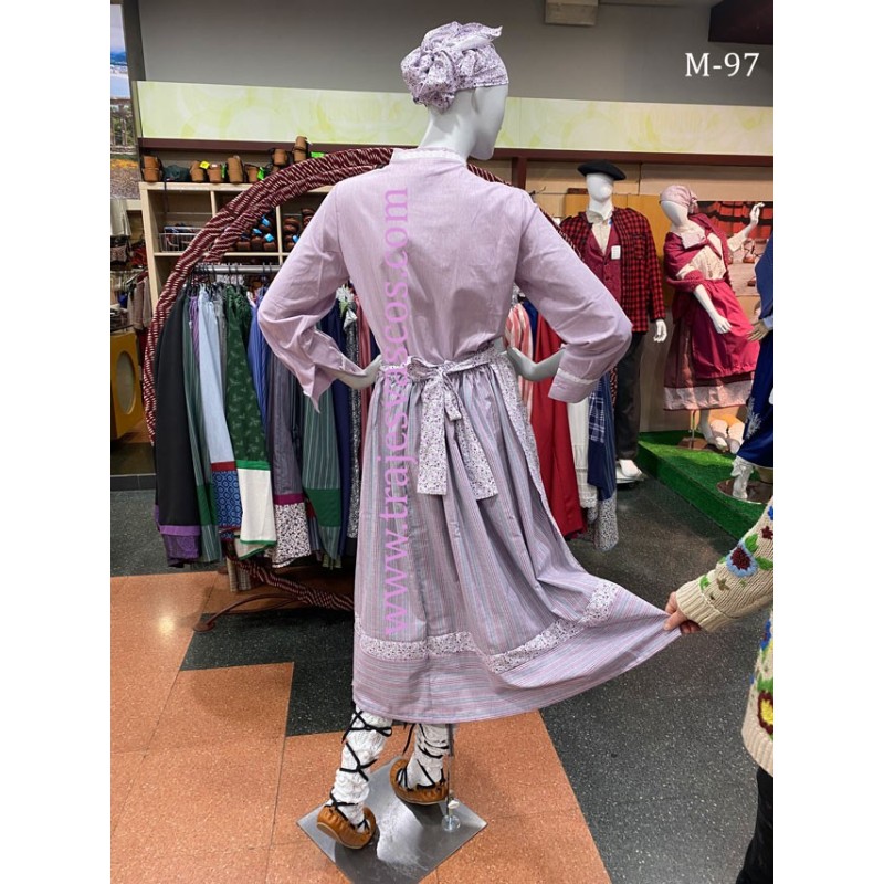 Euskal jantzia arrosa laburuekin M97 - 8