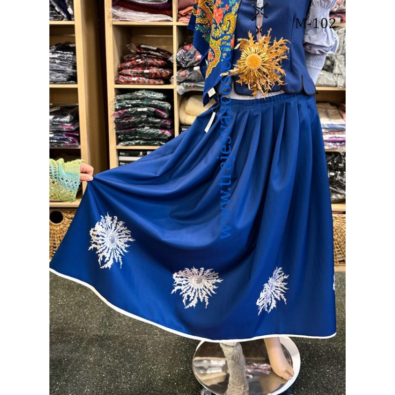 Euskal jantzia urdin arrantzalearekin M102 - 10