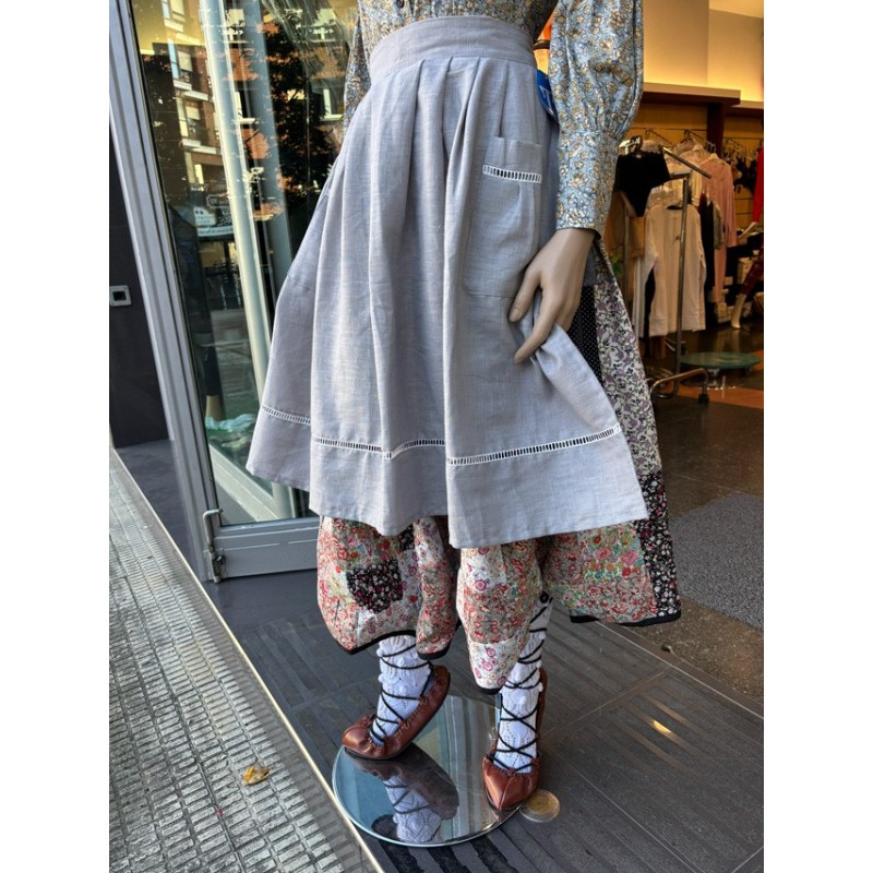 Delantal de lino gris tradicional para traje vasco de mujer M267