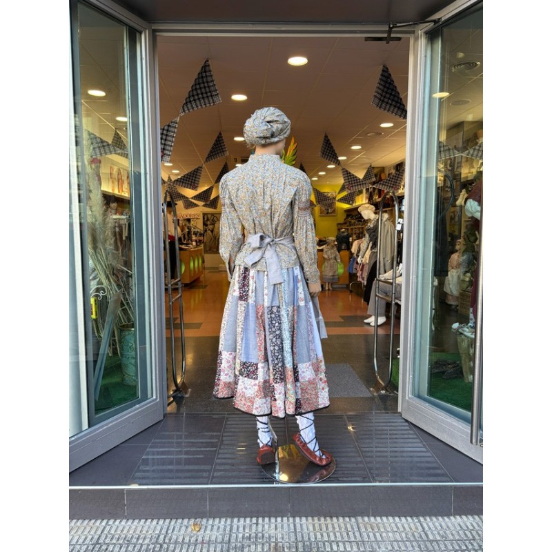 Delantal de lino gris tradicional para traje vasco de mujer M267