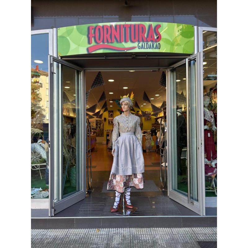 Delantal de lino gris tradicional para traje vasco de mujer M267