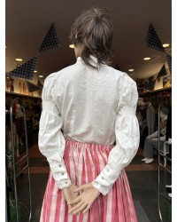 Blusa de lino con lauburu bordado y mangas abullonadas - Traje vasco mujer M358