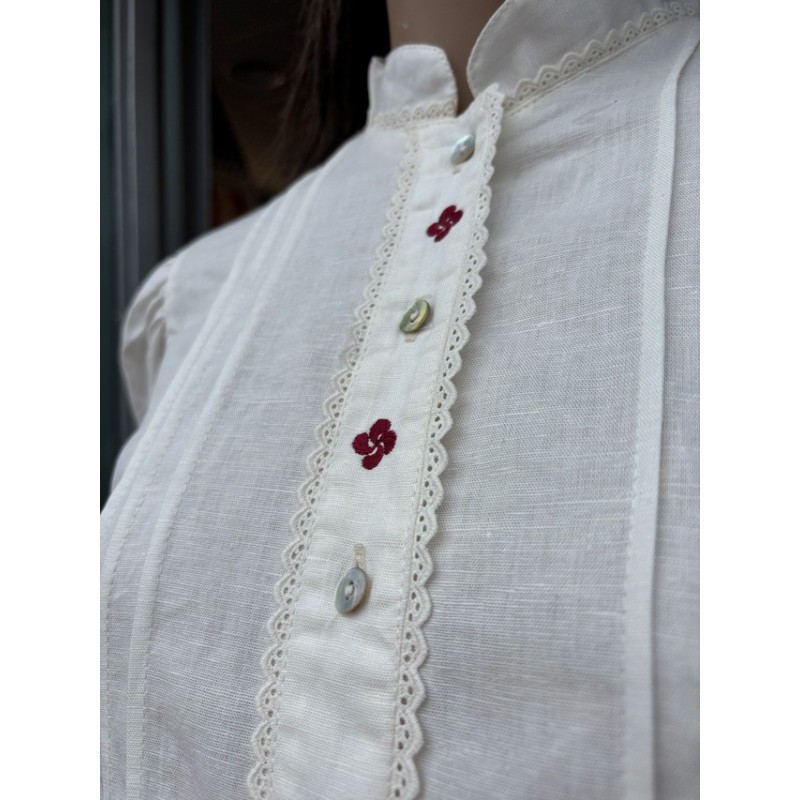 Blusa de lino con lauburu bordado y mangas abullonadas - Traje vasco mujer M358