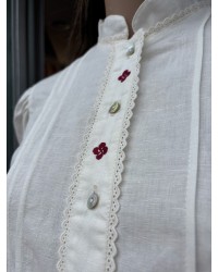 Blusa de lino con lauburu bordado y mangas abullonadas - Traje vasco mujer M358