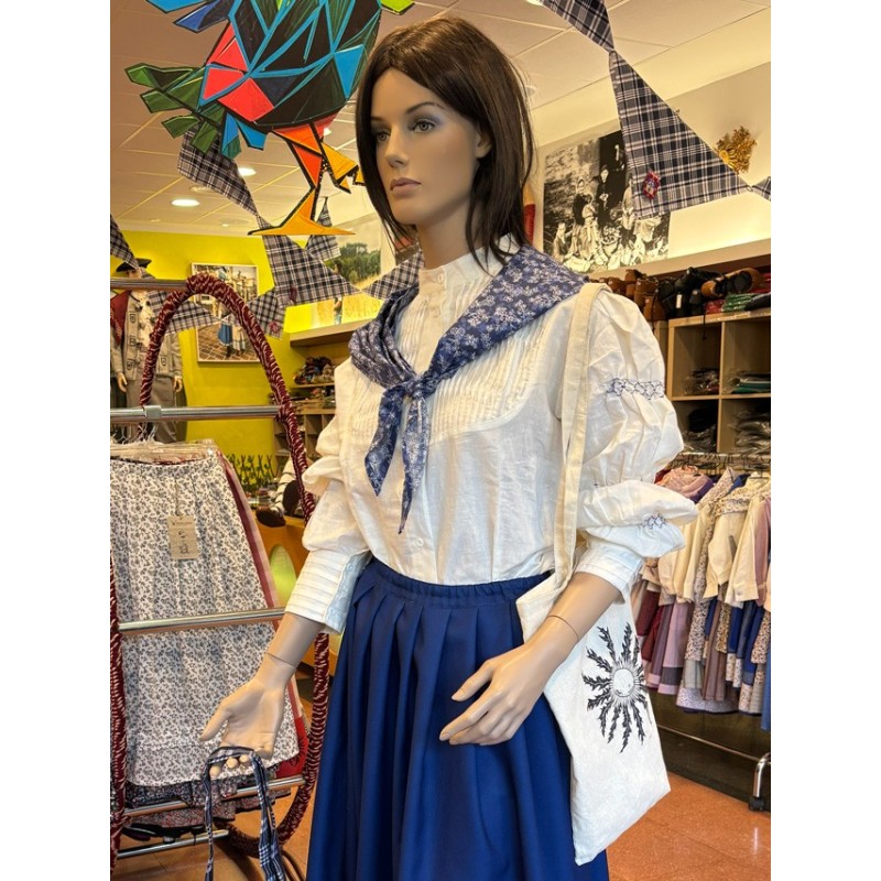 Blusa de lino con bordados morados en manga abullonada Traje vasco mujer M364