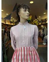 Blusa granate de lino con lorzas y frunce en manga  Indumentaria vasca mujer M365