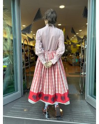 Blusa granate de lino con lorzas y frunce en manga  Indumentaria vasca mujer M365