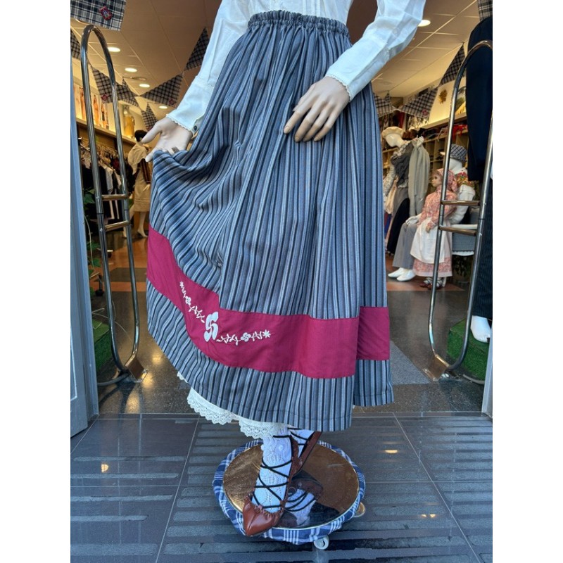 Falda vasca a rayas con lauburu bordado en franja granate M257