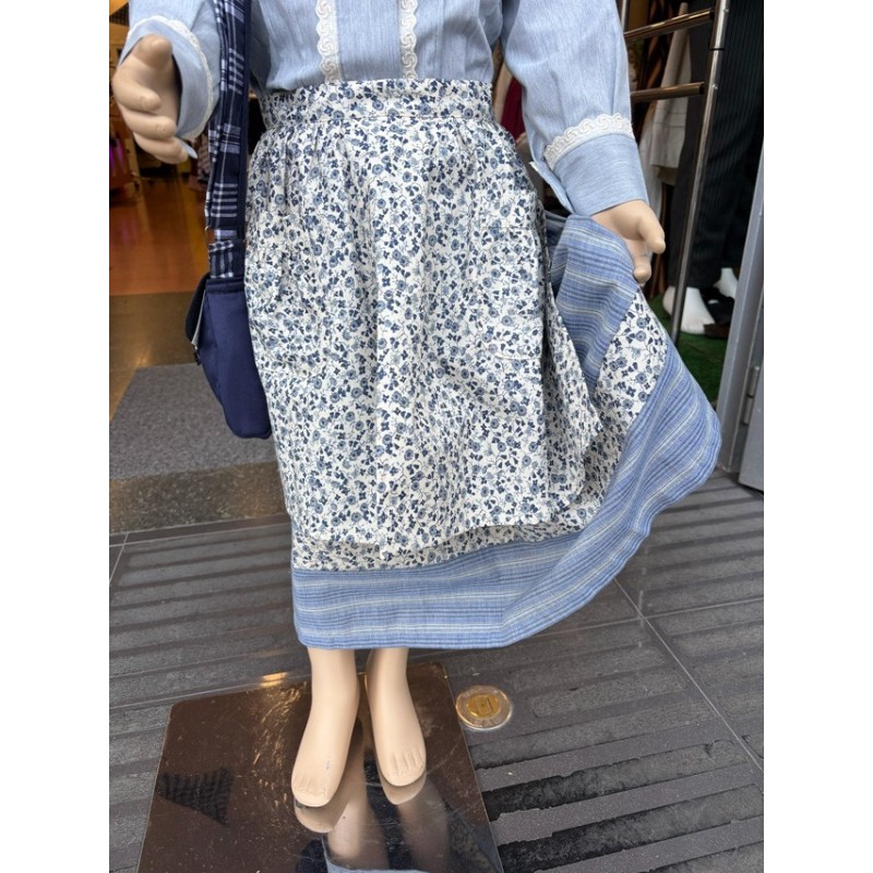 Conjunto traje vasco niña azul tradicional con delantal estampado A49