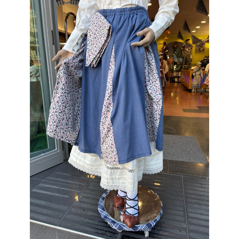 Falda azul tradicional de mujer con pañuelo a juego