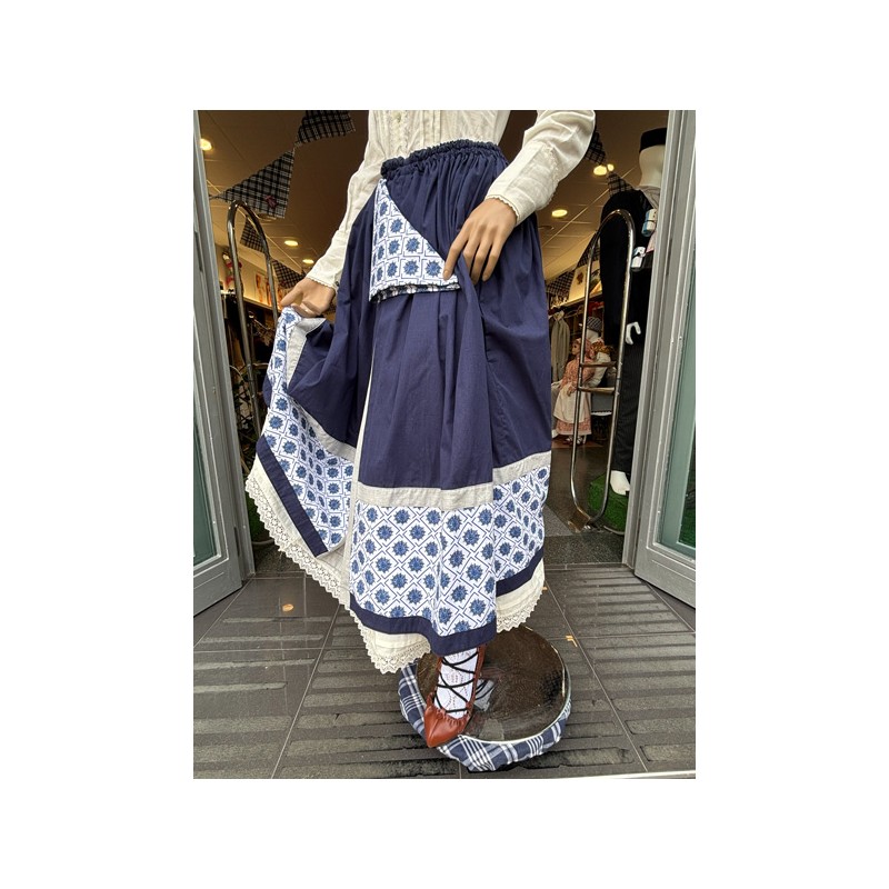 Falda traje vasco mujer azul con eguzkilore M262