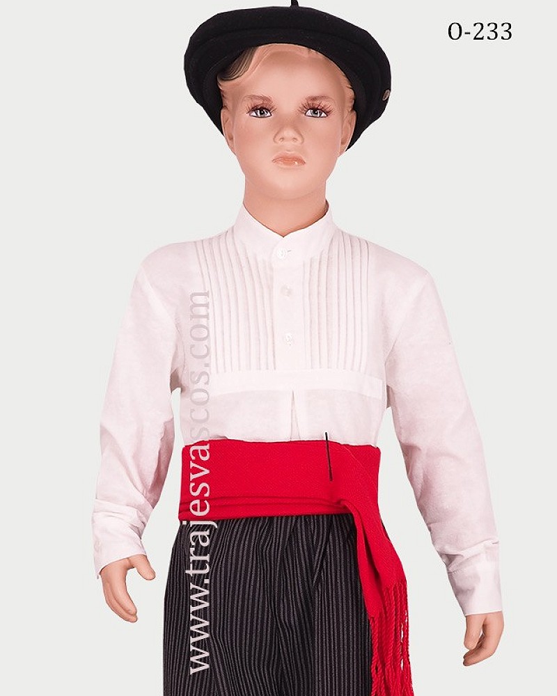 Traje vasco niño con camisa de lorzas – txapela, pañuelo, gerriko y mahón