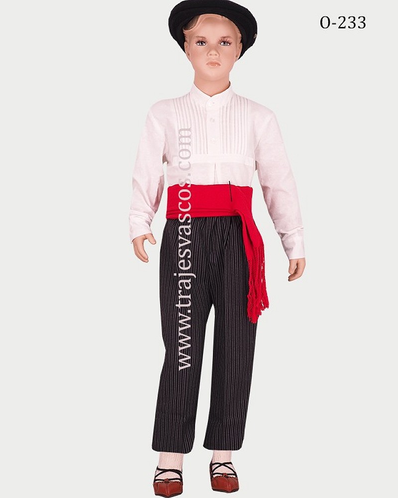 Traje vasco niño con camisa de lorzas – txapela, pañuelo, gerriko y mahón