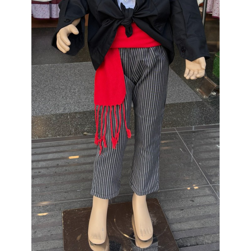 Haur euskal jantzia, blusoi beltz estilokoa - txapela eta galtza marradunak