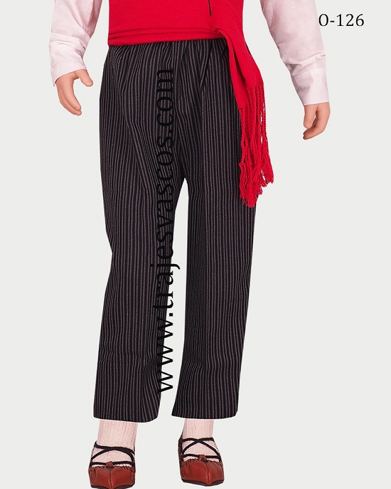 Traje vasco niño con camisa bordada lauburus – gerriko rojo y pantalón de rayas