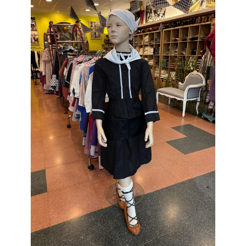 Conjunto Vasco de Niña Mota con Blusa Falda Pañuelo y Delantal