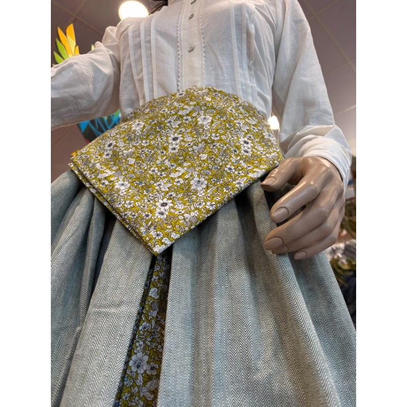 Falda Verde de Traje Vasco para Mujer con Pañuelo a Juego