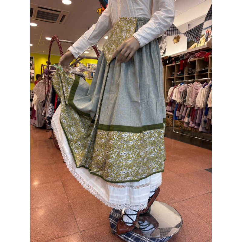 Falda Verde de Traje Vasco para Mujer con Pañuelo a Juego