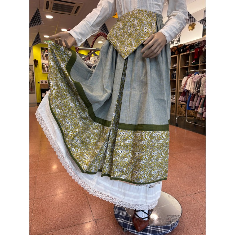 Falda Verde de Traje Vasco para Mujer con Pañuelo a Juego