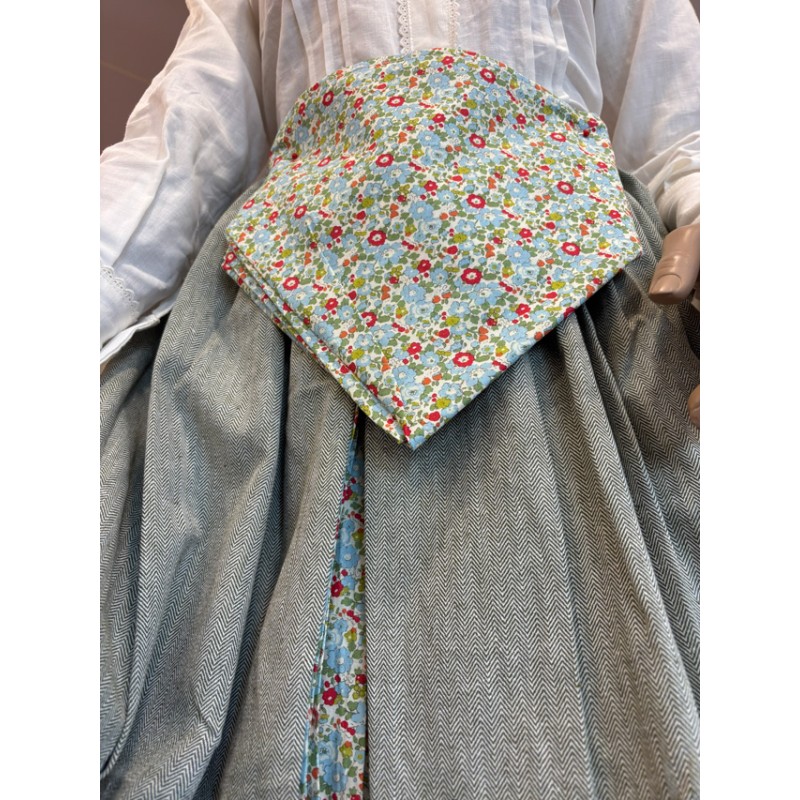 Falda Verde con Pañuelo a Juego para Traje Vasco de Mujer Modelo Floral