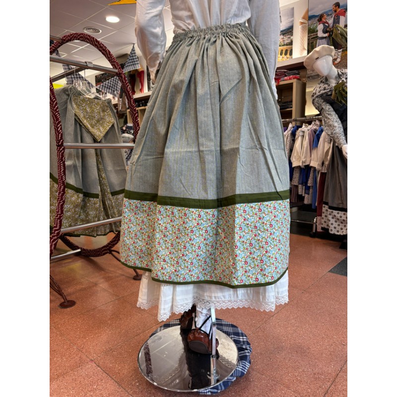 Falda Verde con Pañuelo a Juego para Traje Vasco de Mujer Modelo Floral