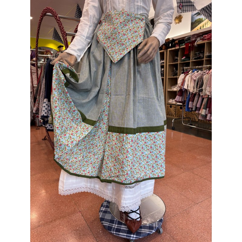 Falda Verde con Pañuelo a Juego para Traje Vasco de Mujer Modelo Floral