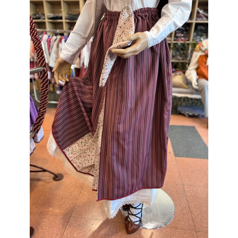 Falda vasca granate con pañuelo floral decorativo incluido