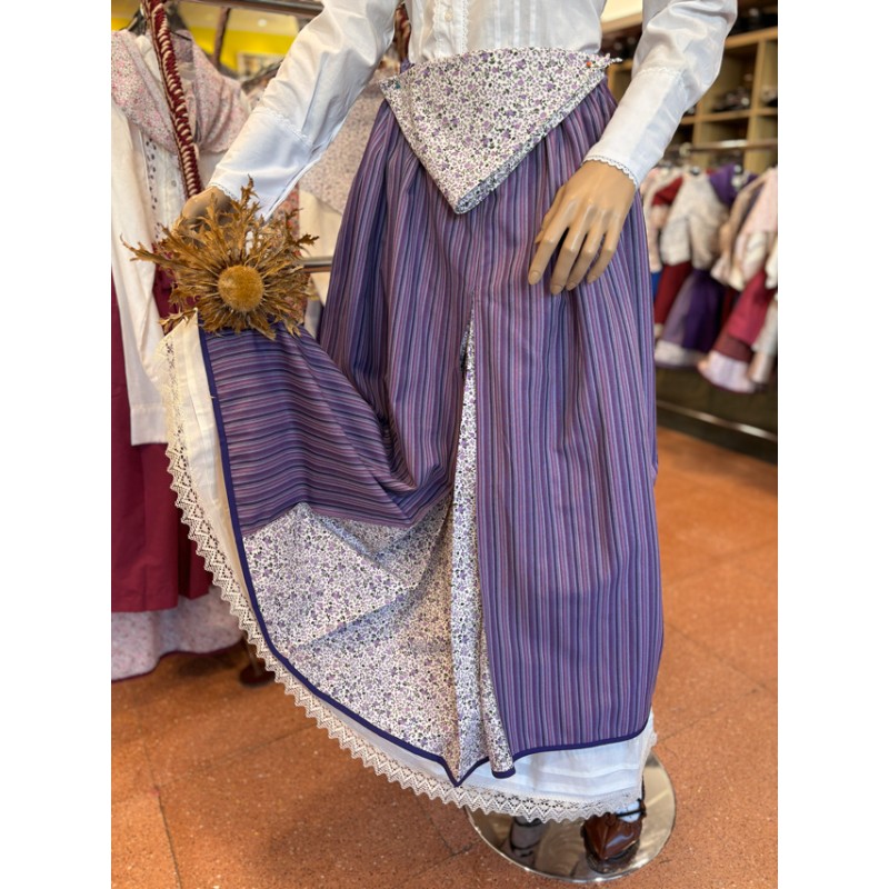 Falda vasca morada y lila con pañuelo floral incluido