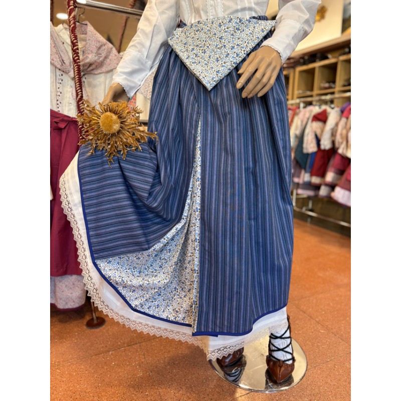 Falda vasca azul con pañuelo floral incluido