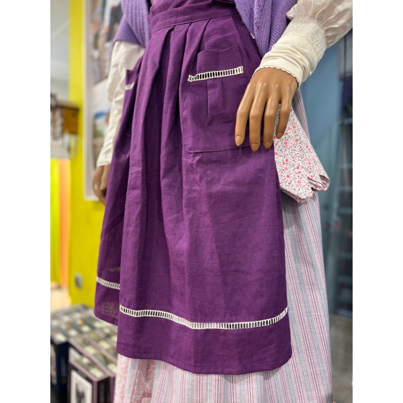 Euskal mantala, lihozko more greka zuri eta poltsikoekin