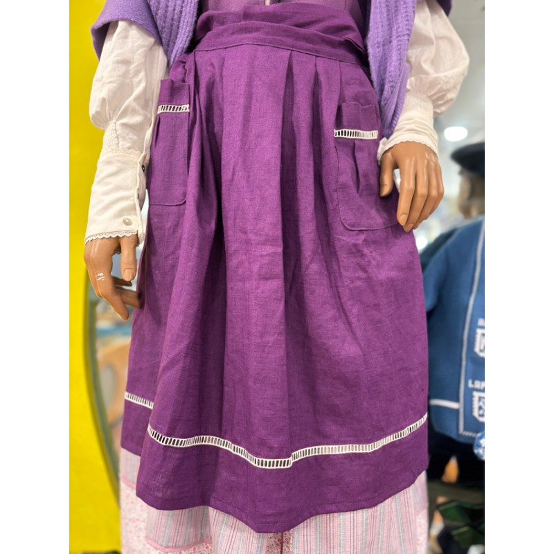 Euskal mantala, lihozko more greka zuri eta poltsikoekin