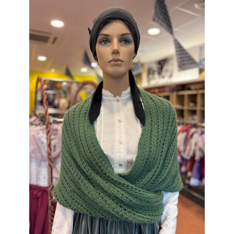 Toquilla vasca de mujer verde de punto tradicional