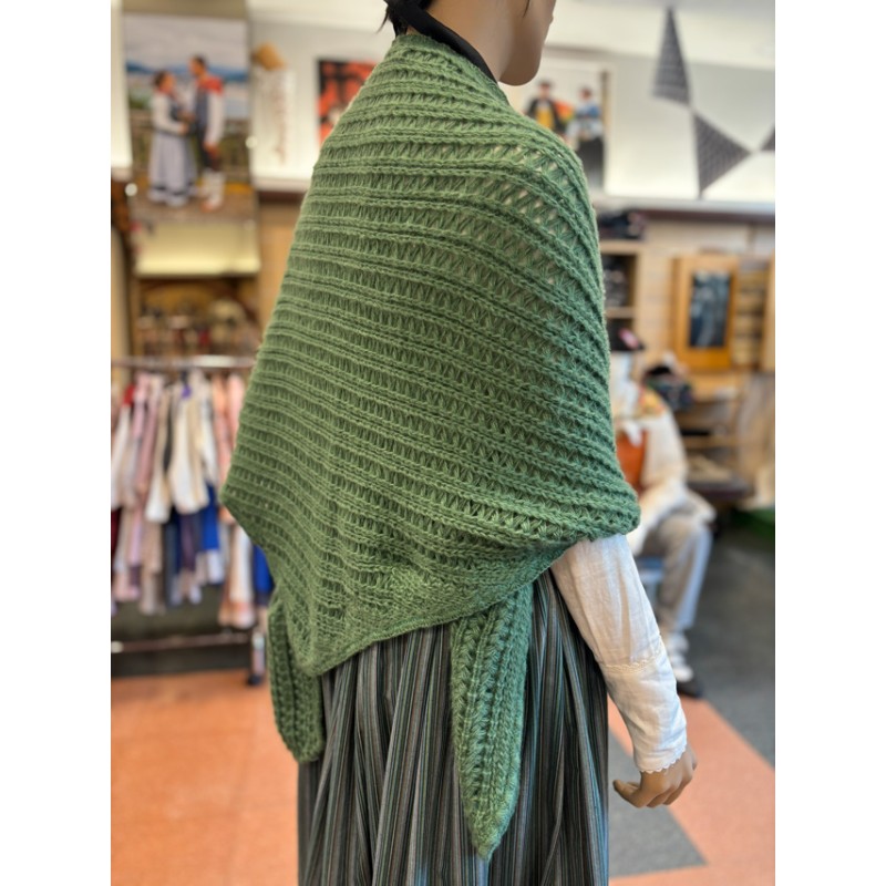 Toquilla vasca de mujer verde de punto tradicional