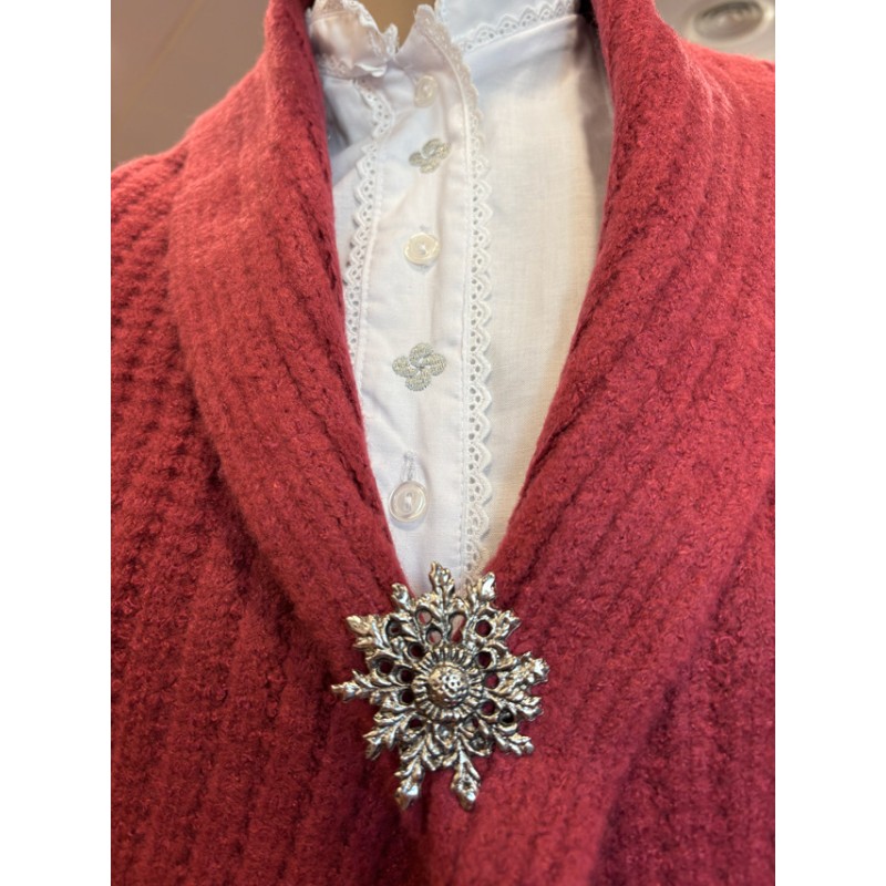 Emakume granate baten euskal tokila, puntu-puntu tradizionalean