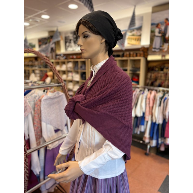 Euskal tokila, puntu-puntu tradizionaleko emakume morea