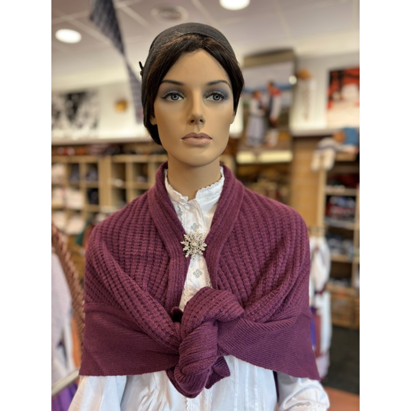 Euskal tokila, puntu-puntu tradizionaleko emakume morea