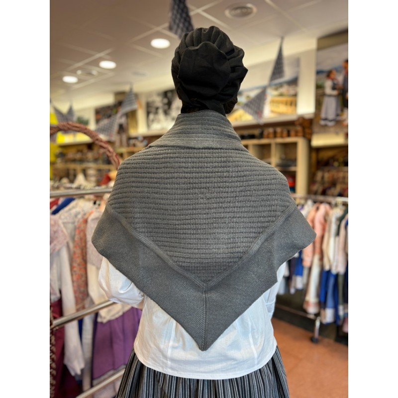 Euskal tokila grisa kolorean