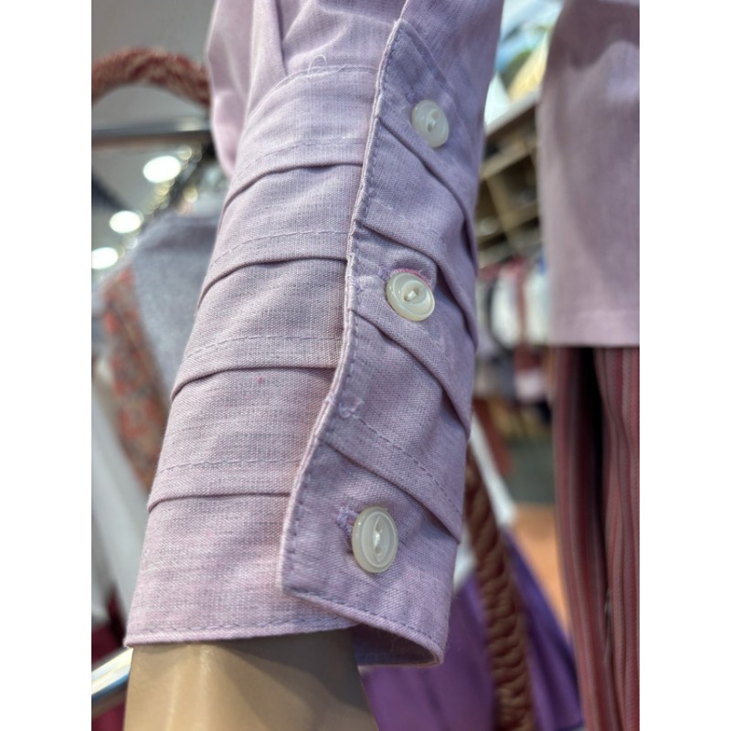 Blusa vasca rosa con lorzas tradicionales