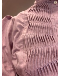 Blusa vasca rosa con lorzas tradicionales