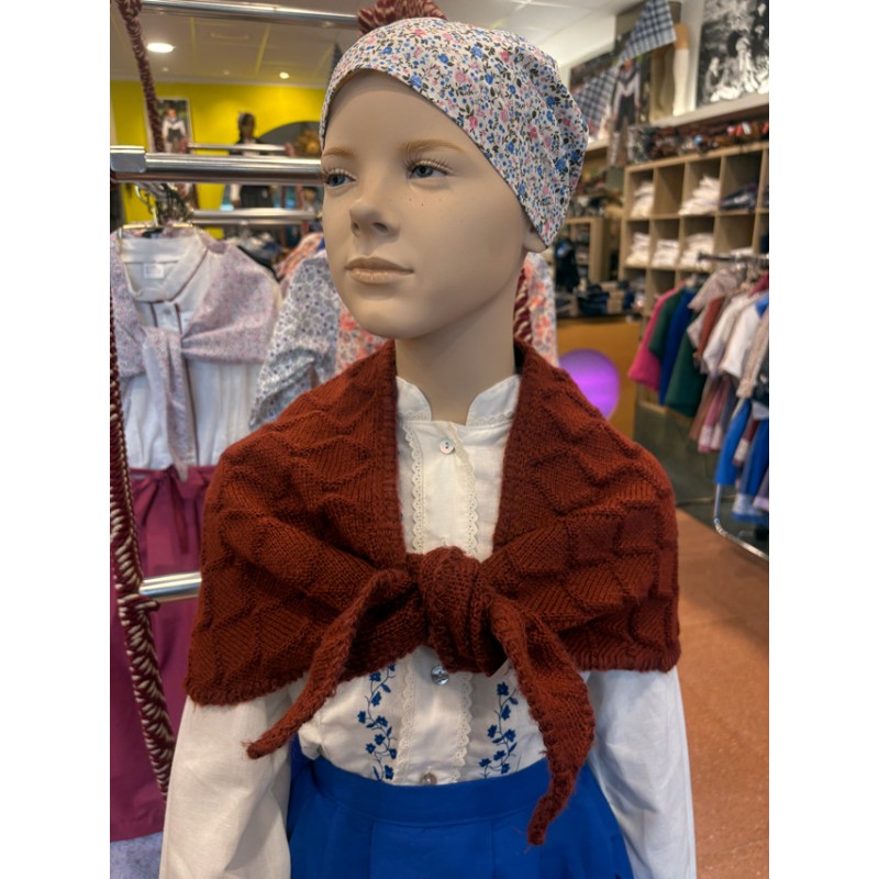 Toquilla granate de niña para traje vasco tradicional