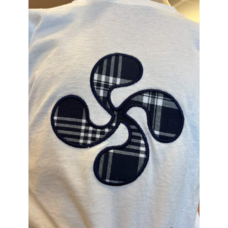 Pack traje vasco básico de niña con falda mahón y gerriko rojo