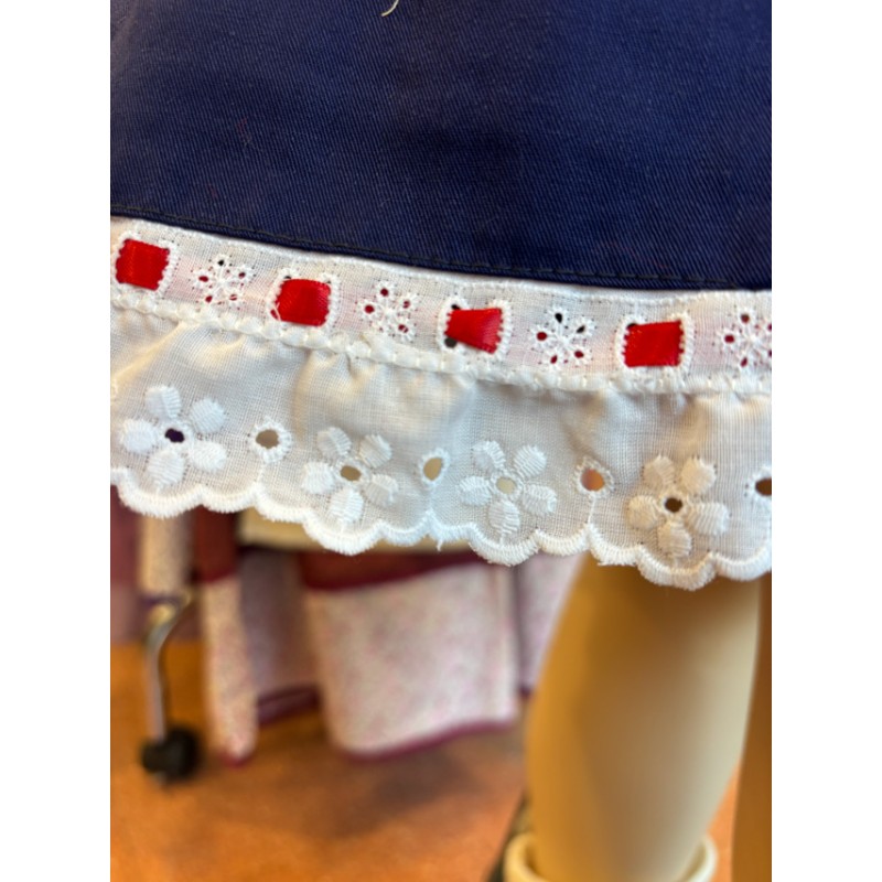 Pack traje vasco básico de niña con falda mahón y gerriko rojo