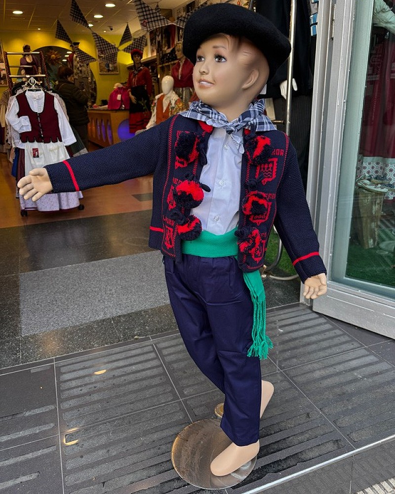 Pack traje vasco de niña con chaqueta mendigozal azul marino