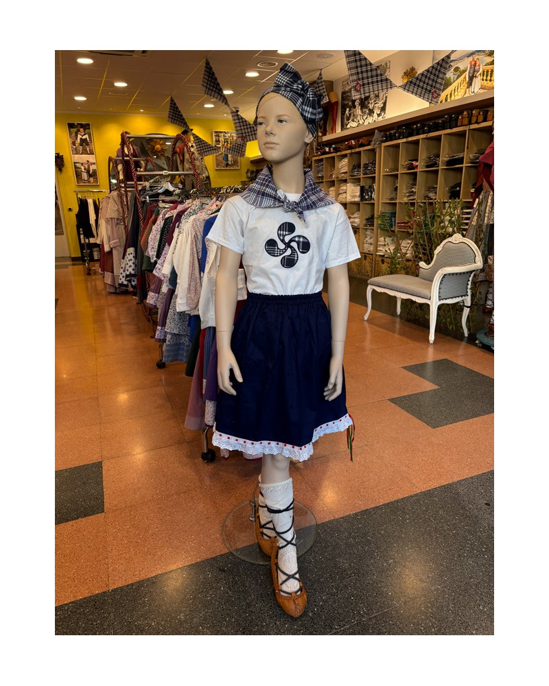 Pack básico de traje vasco de niña con pañuelo azul y falda mahón